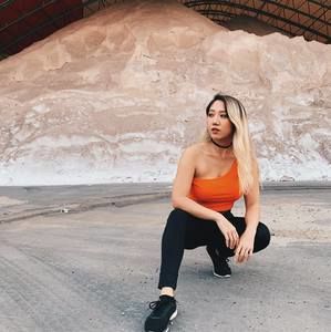 Meet your Posher, Olivia